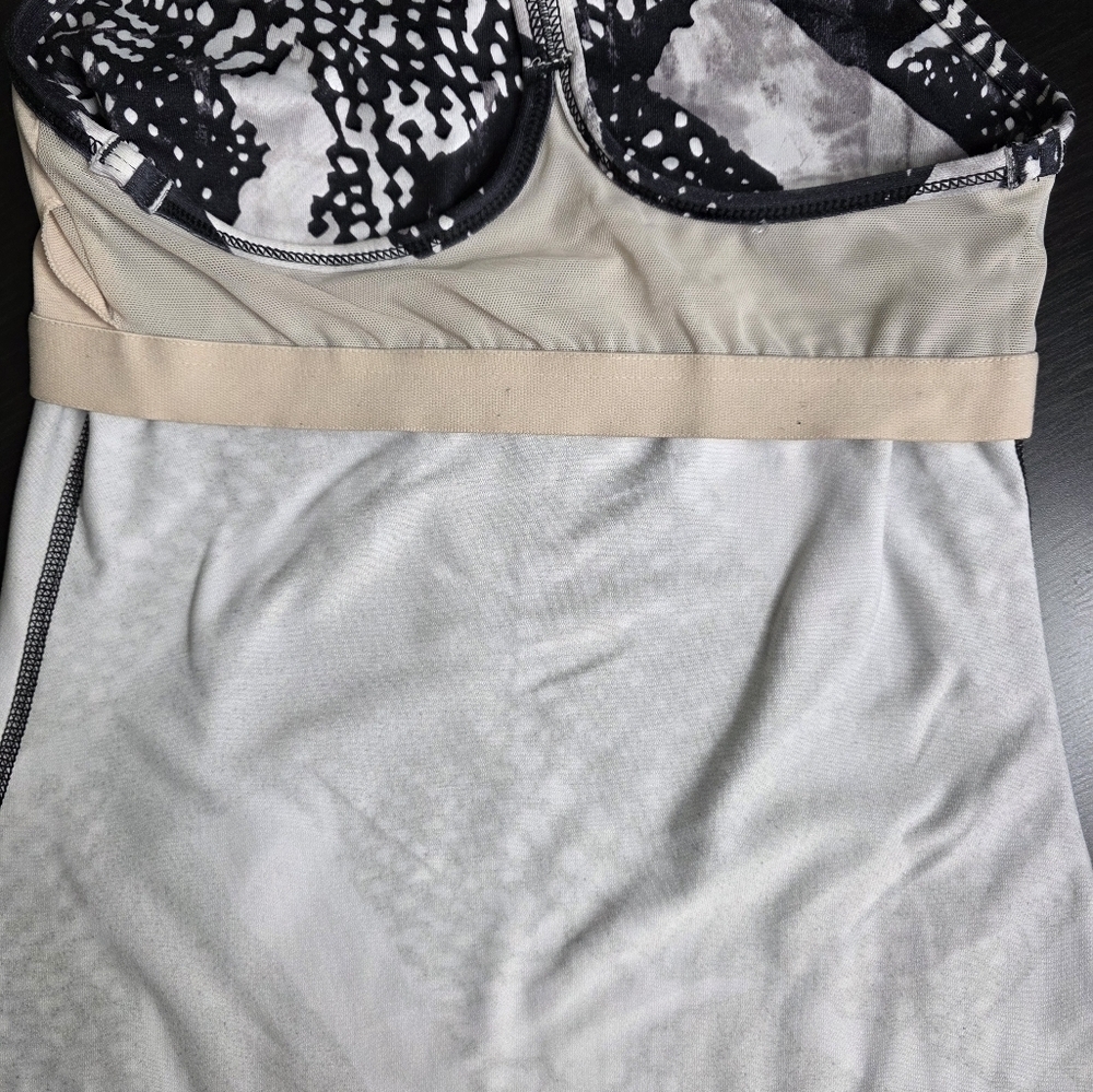 Lululemon Power Y Static Mist Racerback Black Gray White Tank Top Size 4 Long - Picture 15 of 16